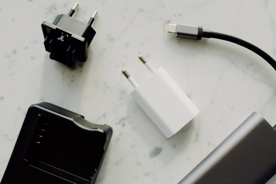 UGREEN Nexode Pro 65W 急速充電器 3ポート GaNFast採用