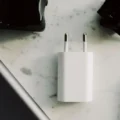 Belkin マグネット式ワイヤレスモバイルバッテリー 5000mAh